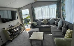 Lake View 92